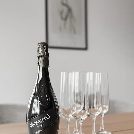 Apartamento Skylark - Stockholm Penthouse With Jacuzzi, Movie Theater & Panoramic View Braşov