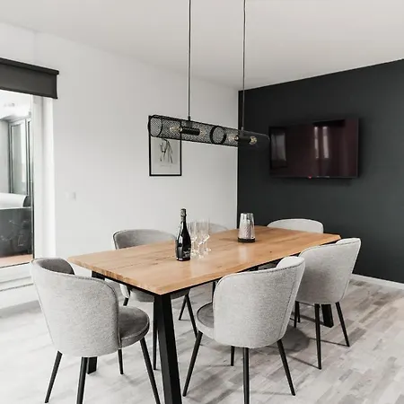 Skylark - Stockholm Penthouse With Jacuzzi, Movie Theater & Panoramic View