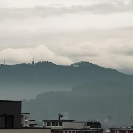 Apartment Skylark - Stockholm Penthouse With Jacuzzi, Movie Theater & Panoramic View Brasov