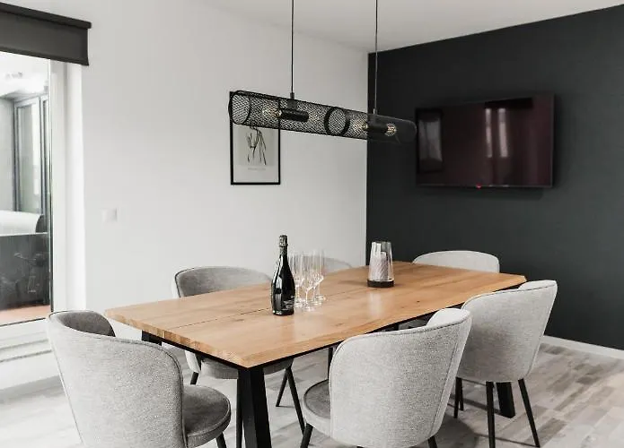 Skylark - Stockholm Penthouse With Jacuzzi, Movie Theater & Panoramic View