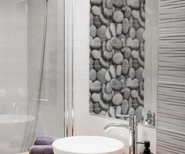 Skylark - Stockholm Penthouse With Jacuzzi, Movie Theater & Panoramic View * Brasov