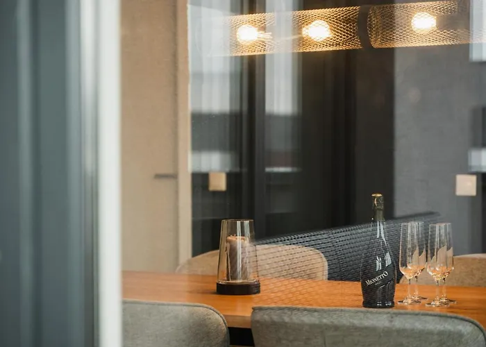 Skylark - Stockholm Penthouse With Jacuzzi, Movie Theater & Panoramic View *