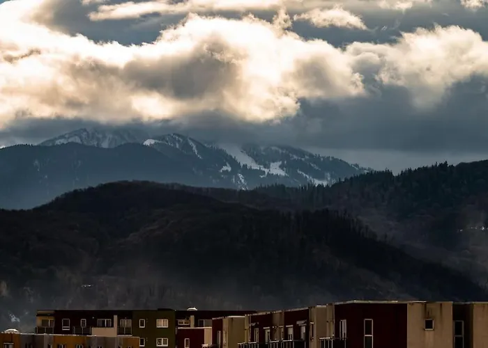 Apartment Skylark - Stockholm Penthouse With Jacuzzi, Movie Theater & Panoramic View Brasov